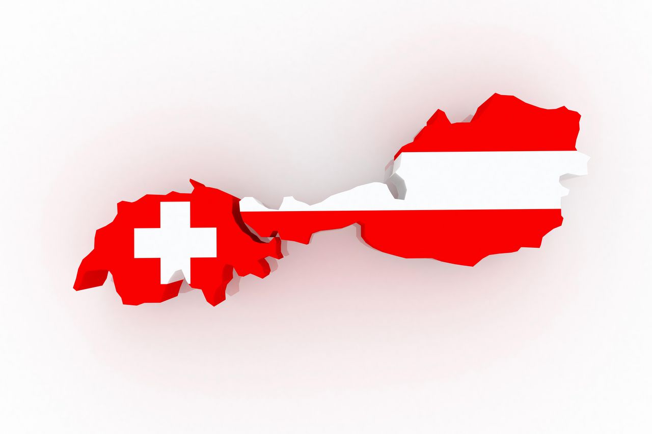 Karte Schweiz/Österreich jeweils in Landesfarben